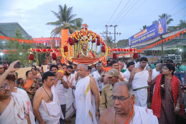 72nd Shankaracharya ascends the throne of Kudali Sringeri Maha-samsthan